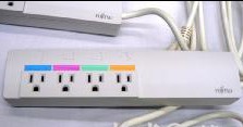每個(gè)插頭都有電力測量功能的電源插頭