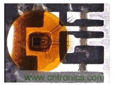 圖2：對(duì)于車用級(jí)R2Coupler產(chǎn)品如ACPL-M43T光電耦合器，Avago使用雙線強(qiáng)化關(guān)鍵功能連接