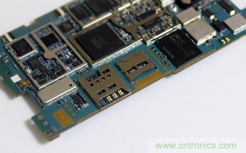 拆解4G新機索尼M35t：用料十足，易于維修