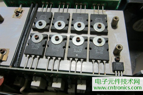 用料很給力！專業(yè)后級功放美國高峰FA1201拆解