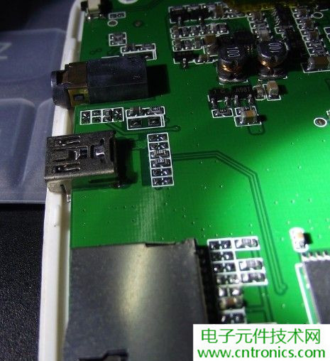 探秘電子紙！一款電紙書的電子墨水屏拆解