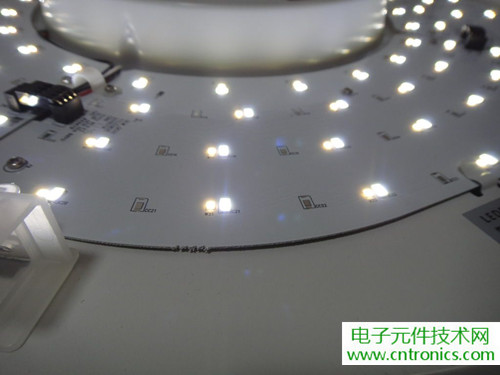 高端大氣上檔次！智能遙控調(diào)光LED吸頂燈拆解