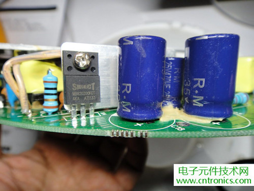 高端大氣上檔次！智能遙控調(diào)光LED吸頂燈拆解