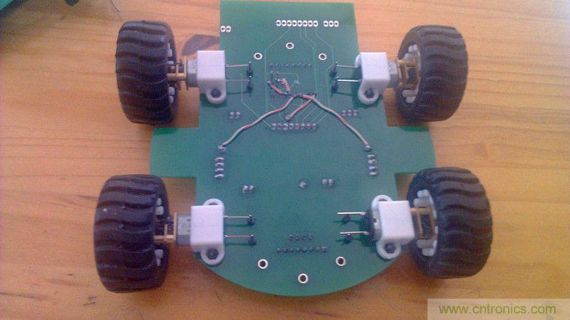 牛人力作！PCB版藍(lán)牙智能小車DIY