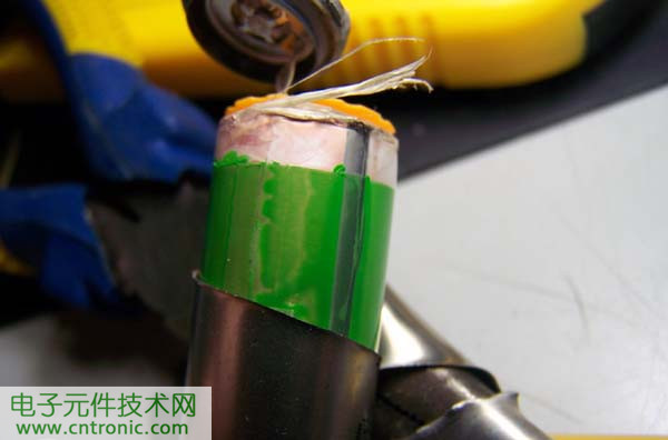 筆記本電池拆解，探秘電池內(nèi)部結(jié)構(gòu)