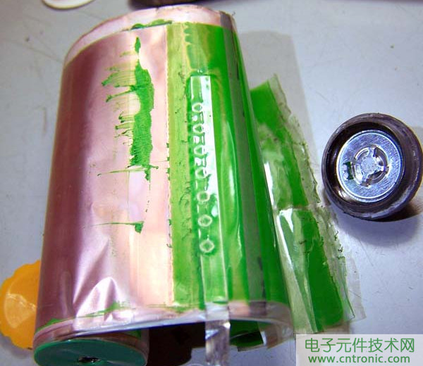 筆記本電池拆解，探秘電池內(nèi)部結(jié)構(gòu)