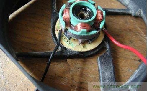創(chuàng)意DIY！迷你風(fēng)力發(fā)電機！