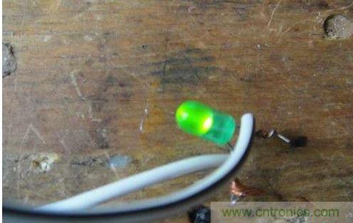 創(chuàng)意DIY！迷你風(fēng)力發(fā)電機！