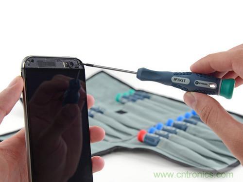 牛人強(qiáng)拆！新HTC One(M8)真機(jī)精密做工難修理
