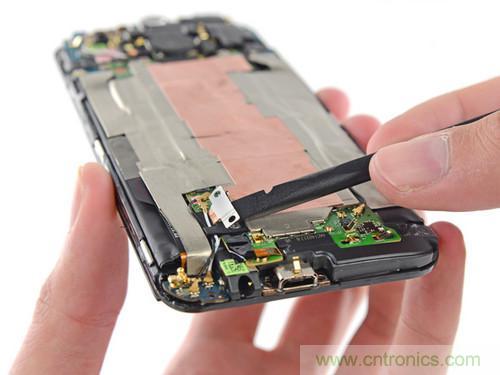 牛人強(qiáng)拆！新HTC One(M8)真機(jī)精密做工難修理