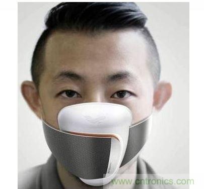 Frog Design 開發(fā)了一款可搭配手機應用程序使用的智能口罩概念原型，內建粒子傳感器，能警告使用者何時該戴上口罩