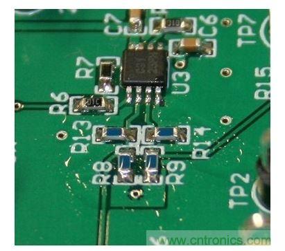  即為殘留過多數(shù)量焊劑的 PCB。