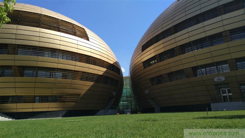 無邊框的 nubia Z9 ，一款既有驚喜，又有驚艷的智能手機
