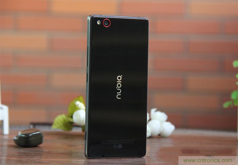 無邊框的 nubia Z9 ，一款既有驚喜，又有驚艷的智能手機