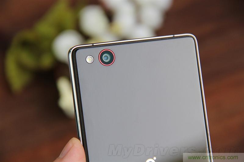 無邊框的 nubia Z9 ，一款既有驚喜，又有驚艷的智能手機