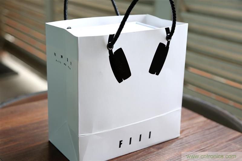 頭條哥的夢想之作！FIIL耳機能讓汪峰上頭條否？