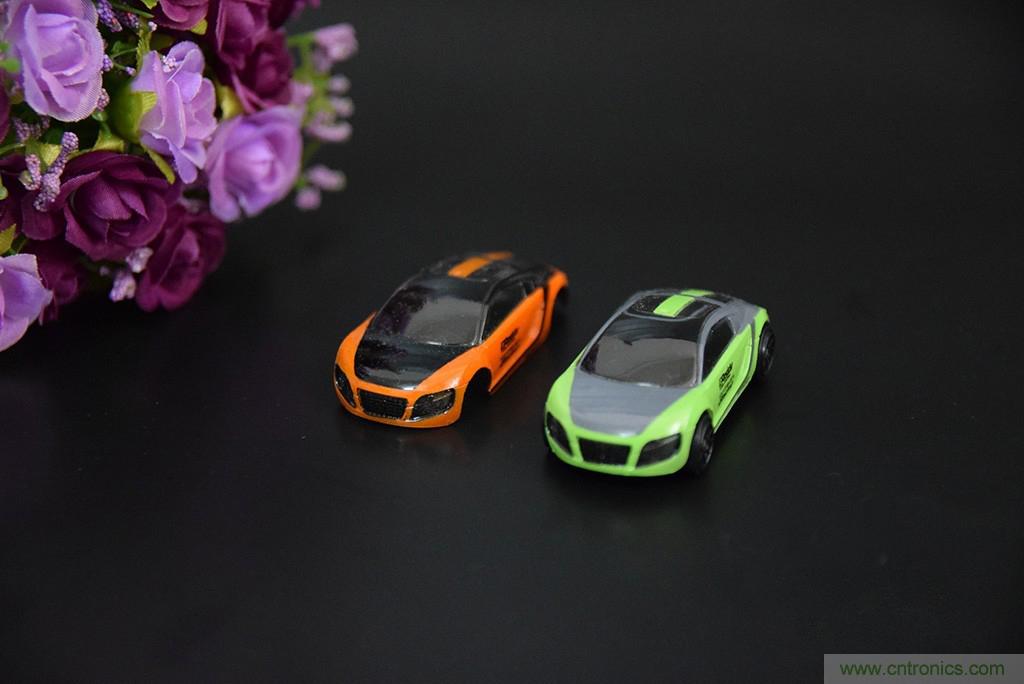 虛擬與現(xiàn)實(shí)相結(jié)合的飛車游戲，讓你體驗(yàn)速度與激情的碰撞！
