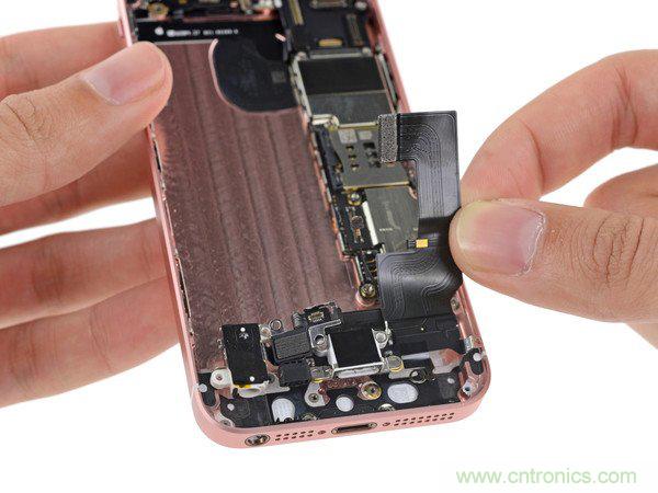 有什么地方?jīng)]有變？iPhone SE真機(jī)拆解