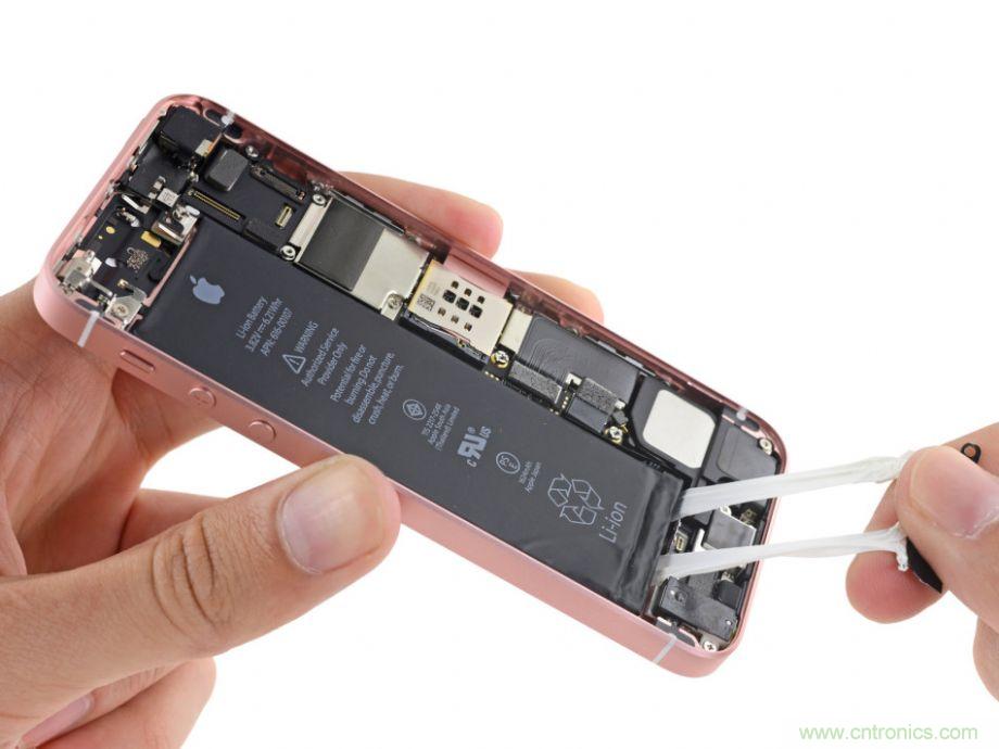 有什么地方?jīng)]有變？iPhone SE真機(jī)拆解