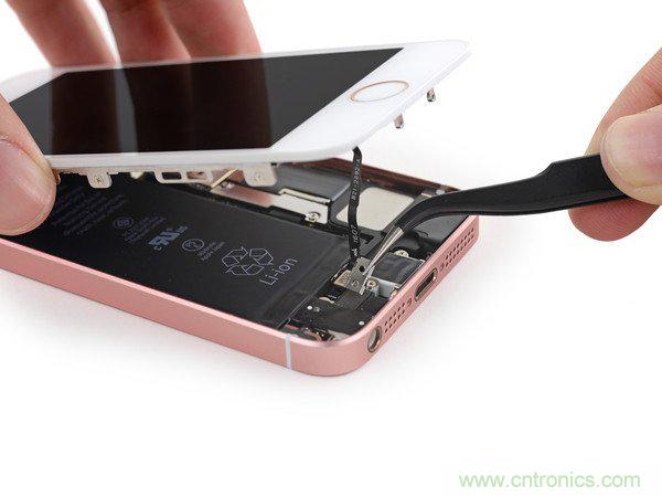 有什么地方?jīng)]有變？iPhone SE真機(jī)拆解
