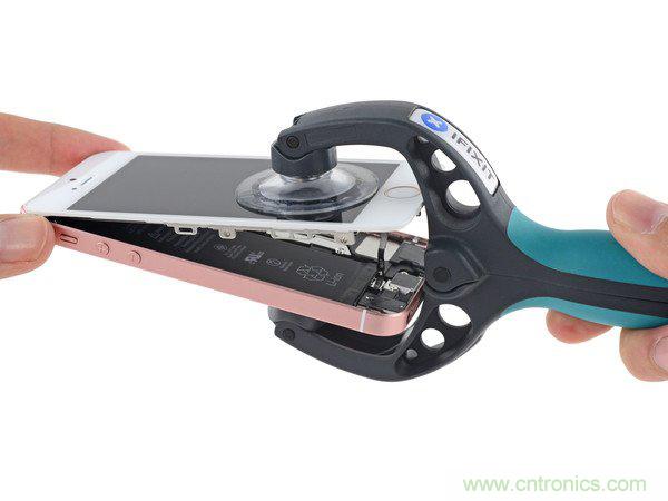 有什么地方?jīng)]有變？iPhone SE真機(jī)拆解