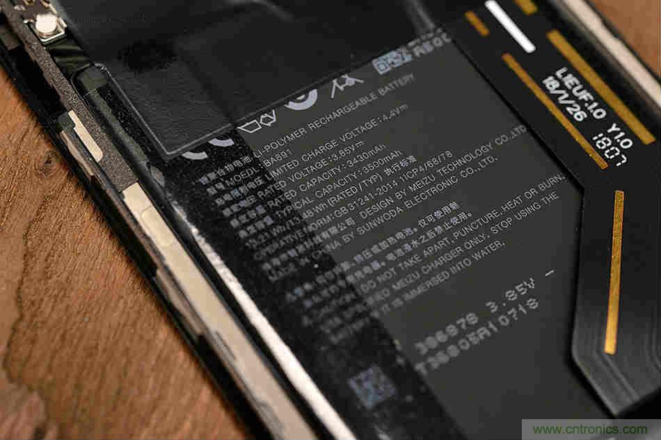 拆解魅族15 Plus：玩轉(zhuǎn)了新概念，但其工藝究竟如何？