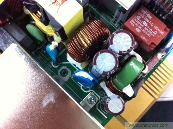 了解電容，讀這一篇就夠了
