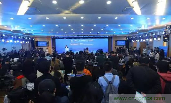 三大運營商齊聚福州，5G創(chuàng)新應用燃爆數(shù)字中國建設成果展覽現(xiàn)場