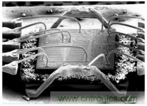 如何降低電路“熱回路”影響，實(shí)現(xiàn)低 EMI 高效電源器件設(shè)計(jì)